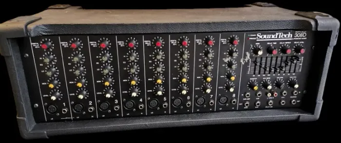 Amplificador com mixer de 8 canais SounTech 308 D.