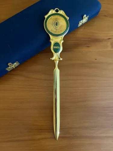 Abridor de cartas EB