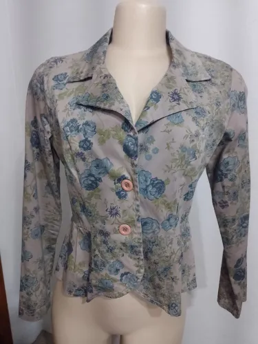 Casaco feminino floral - tamanho P