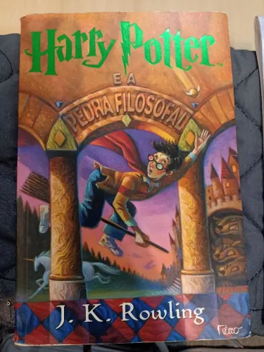 Livro Harry Potter e a Pedra Filosofal