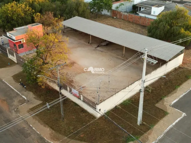 Galpão/Área Comercial para Aluguel em Palmas 800 m² com Cobertura, Espaço.