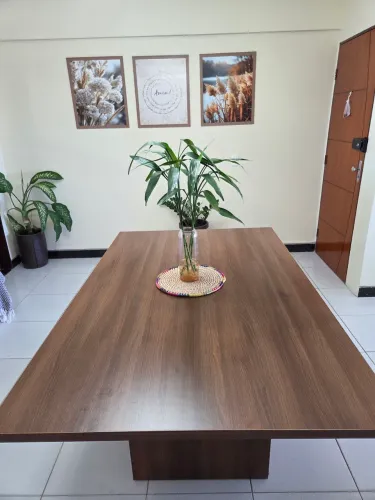 Mesa de jantar em MDF