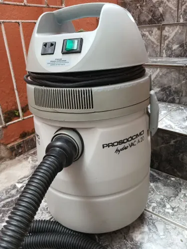 Aspirador de pó e água 1600 watts Wap super conservado em perfeito estado 