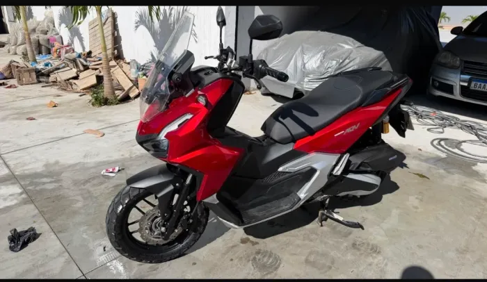 ADV 160 muito nova  valor 23,900 ano 2025