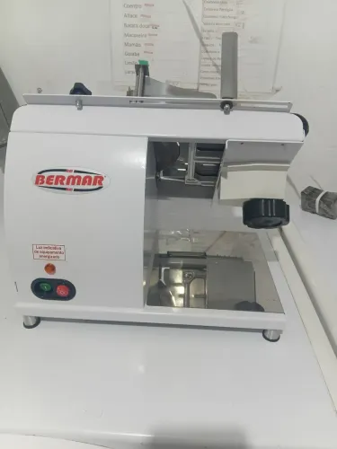 Vendo um fatoador de frios nunca usado