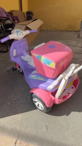Triciclo infantil em ótimo estado