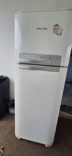 Geladeira Electrolux 430L