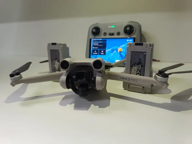 Dji Mini 3 Pro com Duas Baterias Controle com Tela