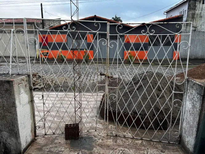 Portão de ferro