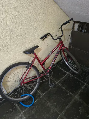 Vendo bicicleta semi nova aro 26