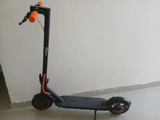 Patinete elétrico.