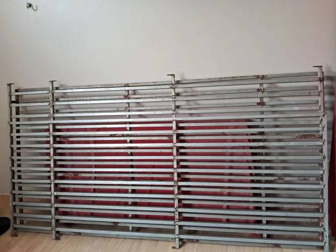 Vendo 3 grades de metalon seminovas e em bom estado