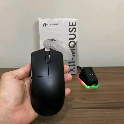 Mouse attack Shark X11 com dock , novo lacrado na caixa. Tenho na cor preto e branco