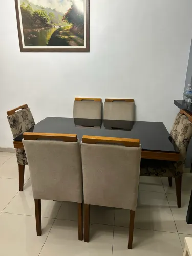 Mesa de jantar de seis lugares