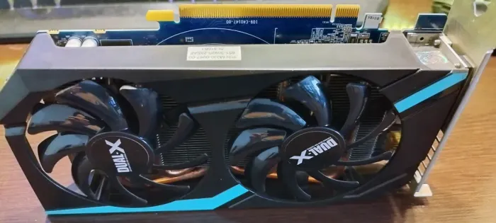 Sapphire Radeon HD 7870 GHz Edition. 2GB GDDR5. HDMI. DVI  (com defeito)