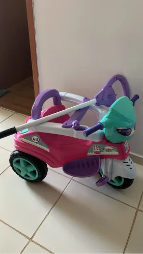 Triciclo de menina