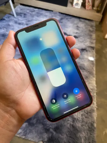 iPhone XR vermelho todo original