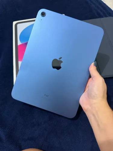 iPad 10ª Geração Azul - Seminovo Impecável