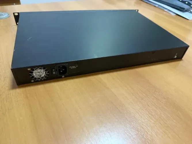 SWITCH 24 PORTAS INTELBRAS SG 2404 PoE L2+ Switch gerenciável 24 portas ...