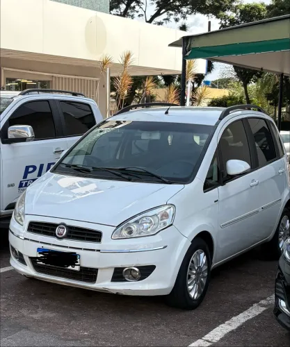 Fiat Idea Essence 1.6 Flex 16V 5P 2011