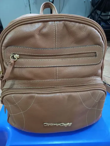 Mochila de Couro Café.