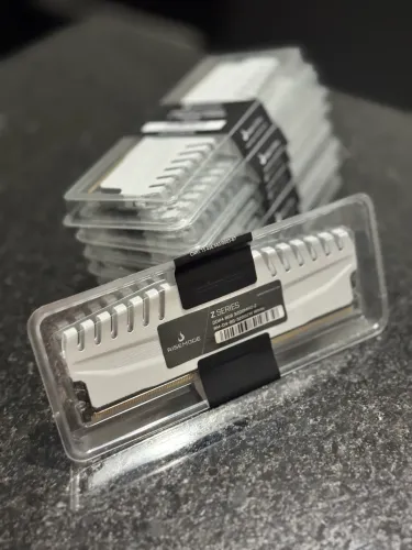 Memória RAM RiseMode 8 GB DDR4 3200MHz