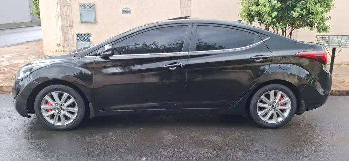 Hyundai Elantra GLS 2.0 16V Flex Aut. 2015