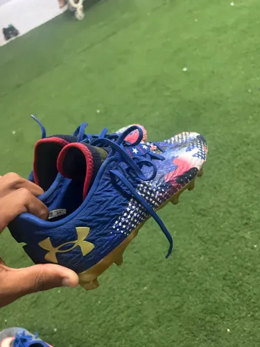 chuteira under armour