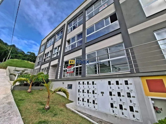 Apartamento à Venda em Balneário Camboriú com 2 Quartos, Piscina e Garagem Privativa no Sã