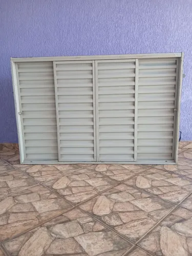 Janela veneziana 6 folhas aço 1,50m x 1m