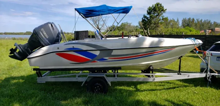 FIBRAFORT FOCKER 180 + YAMAHA 90 HP 4 TEMPOS + CARRETA