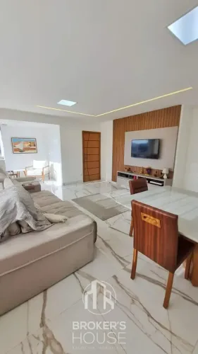 Apartamento reformado com 3 quartos/suíte com closet e hidromassagem - Praia do Canto Vitó