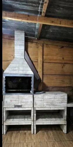 Vendo churrasqueira com fogão a lenha