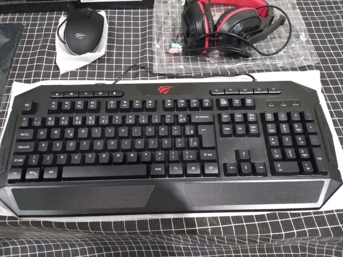 Conjunto Gamer Mouse + Teclado + Fones de Ouvido + Mouse pad Havit KB501CM