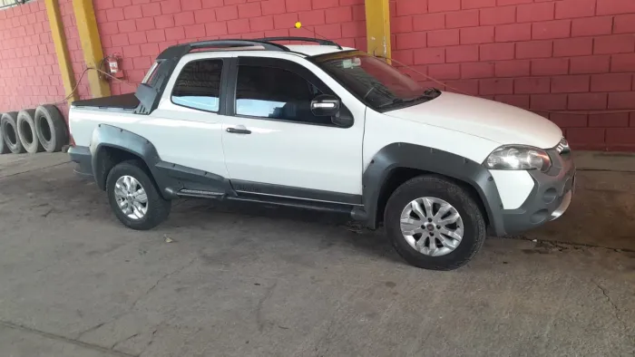 Fiat Strada Adventure1.8/ 1.8 Locker Flex CD 2013