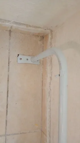 Arara de roupa a loja ou no seu quarto