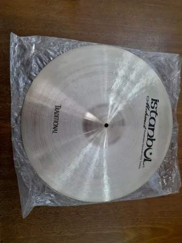 Prato 20" ride Istambul Mehmet. B 20 . SEM USO.