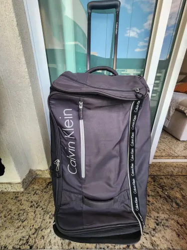 Mala de viagem Calvin Klein Original USA 23kg Ótimo Estado