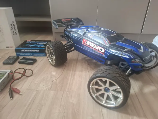 Automodelo traxxas E-Revo 1/10 completo