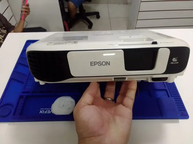 Projetor Epson semi-novo 