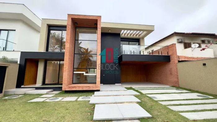 Barra da Tijuca | Casa de Condomínio 5 quartos, sendo 5 suites