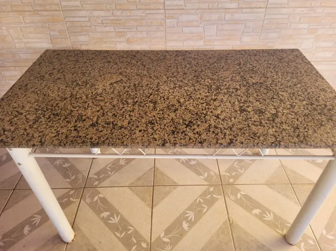 Mesa de pedra para 6 lugares