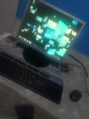 Computador de mesa básico completo