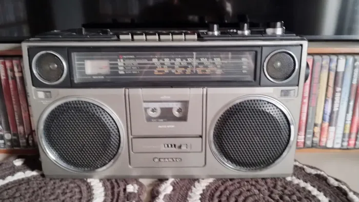 Rádio gravador Sanyo relíquia 