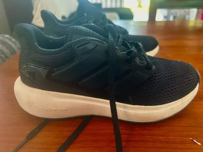 Tênis Adidas 34