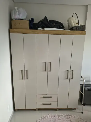 Guarda Roupa 6 portas e 2 Gavetas
