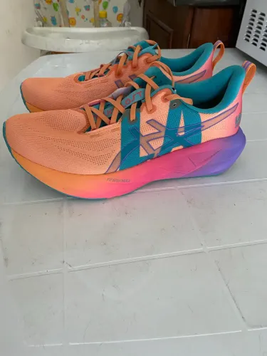 Tênis Asics Novablast 5 Maratona de Los Angeles