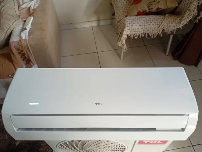 Ar condicionado de 12 mil BTUs TCL