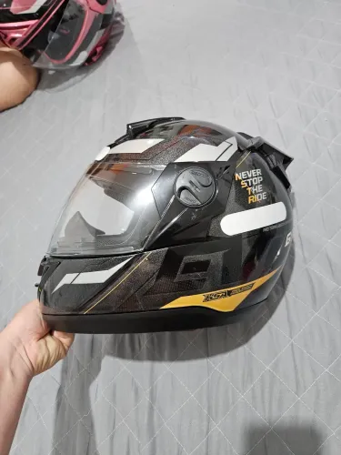 Vendo Capacete com narigueira 