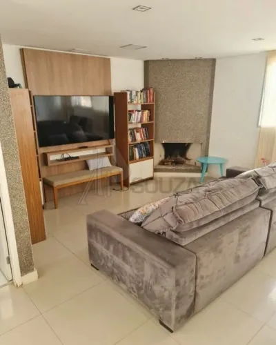 Sobrado a Venda, em Condomínio Fechado, Tremembé, 250m², 4 dormitórios, 3 suítes, 4 vagas